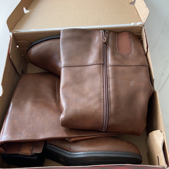 *NEW* ARIZONA BROWN TALL BOOTS - Picture 2 of 5